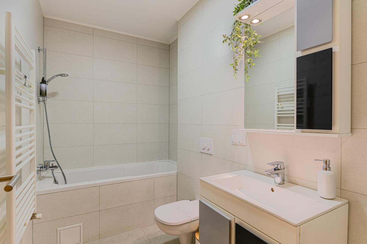 Elite Apartment 303 Брашов Екстериор снимка
